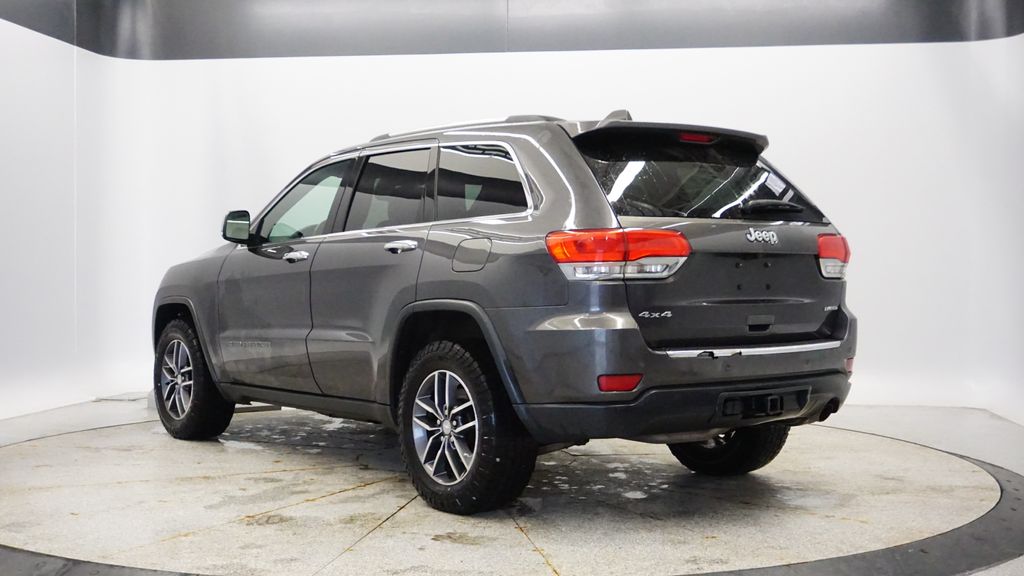 Thumbnail: 2017 Jeep Grand Cherokee - 3