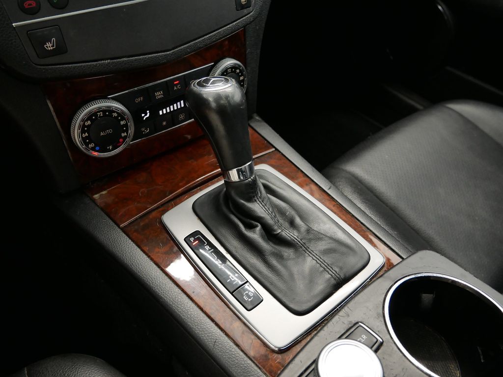 Thumbnail: 2011 Mercedes-Benz C-Class - 36