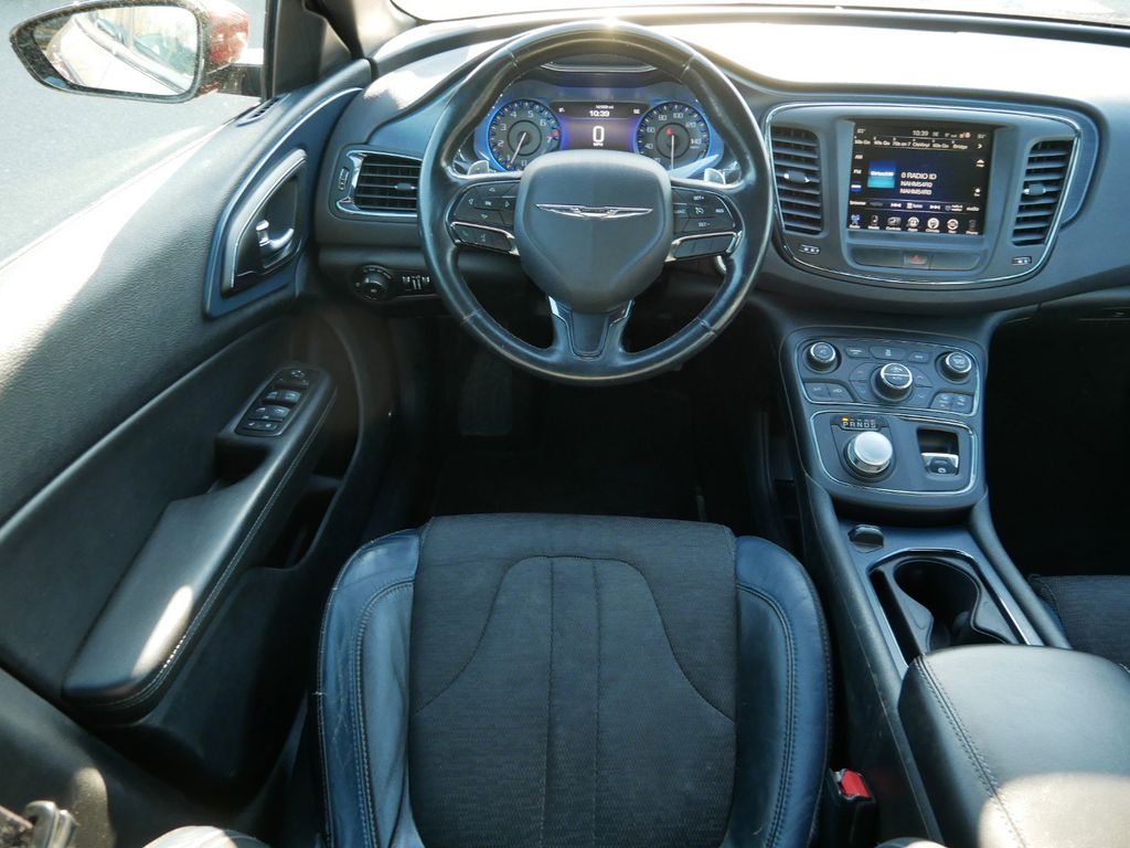 2015 Chrysler 200 S 14