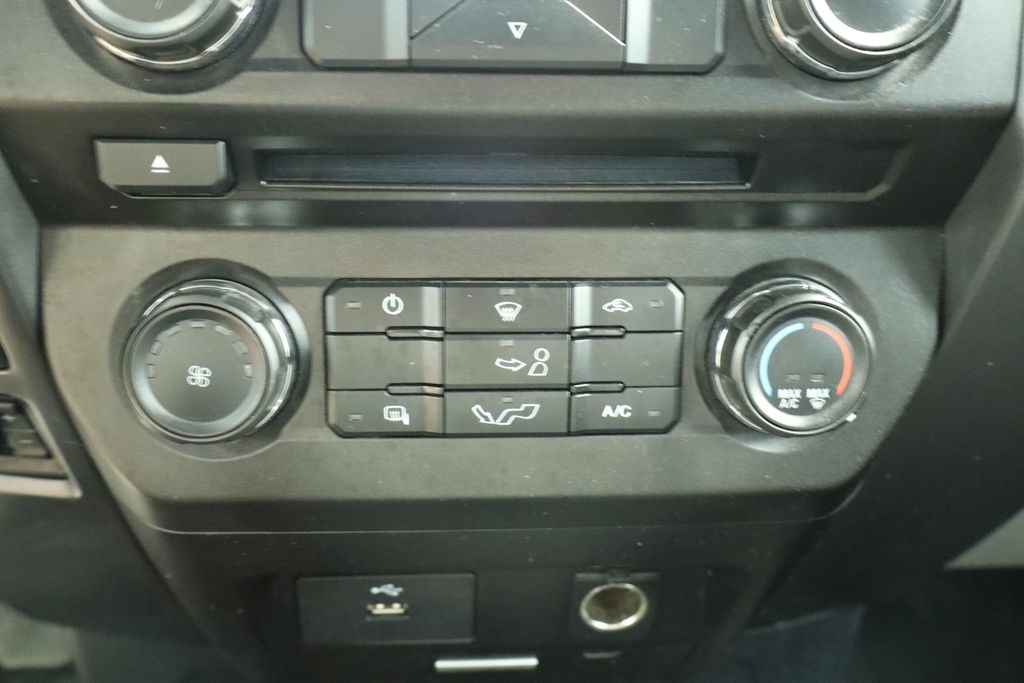 Thumbnail: 2016 Ford F-150 - 45