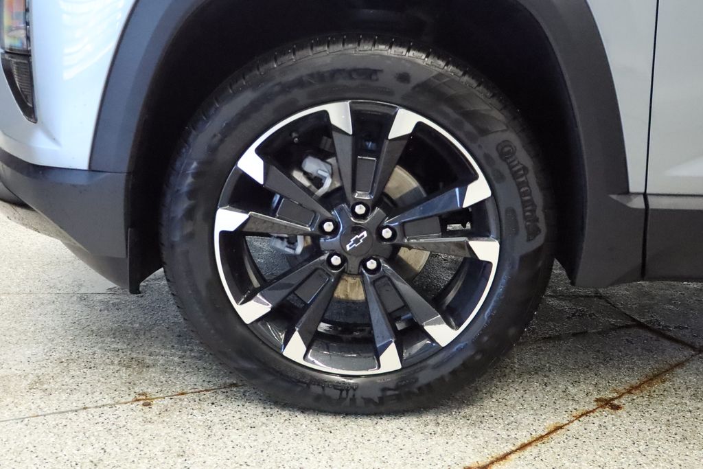 Thumbnail: 2025 Chevrolet Equinox - 16