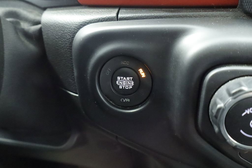 Thumbnail: 2021 Jeep Wrangler - 32
