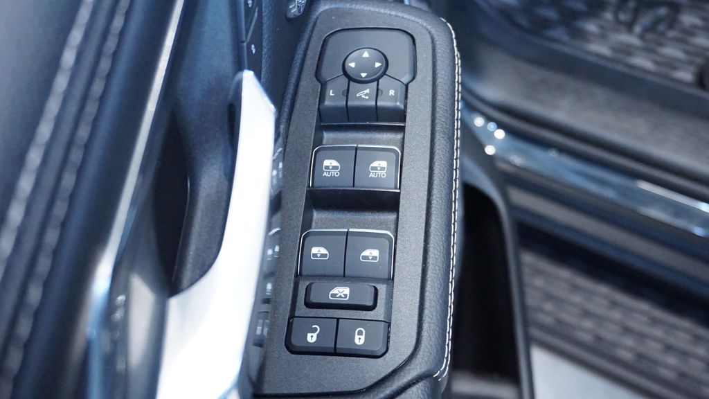 Thumbnail: 2026 RAM 1500 - 35