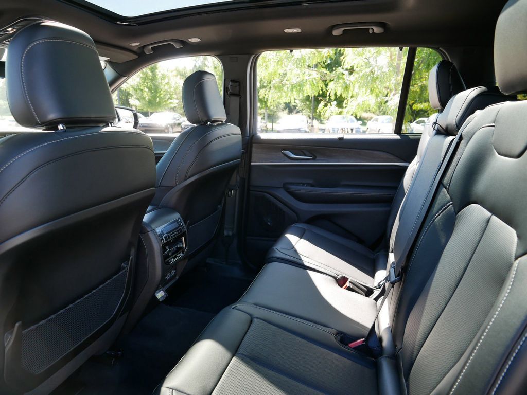 Thumbnail: 2025 Jeep Grand Cherokee L - 31