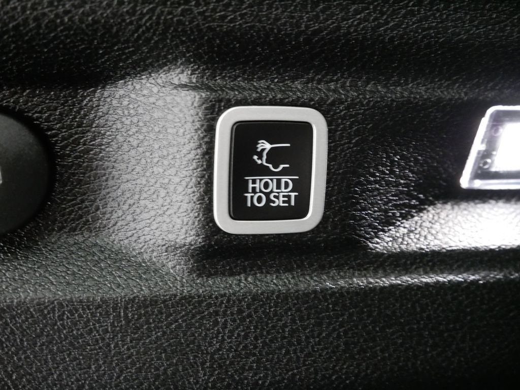 Thumbnail: 2022 Jeep Grand Cherokee L - 11