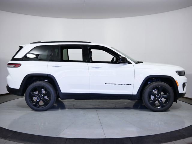 Thumbnail: 2024 Jeep Grand Cherokee - 8