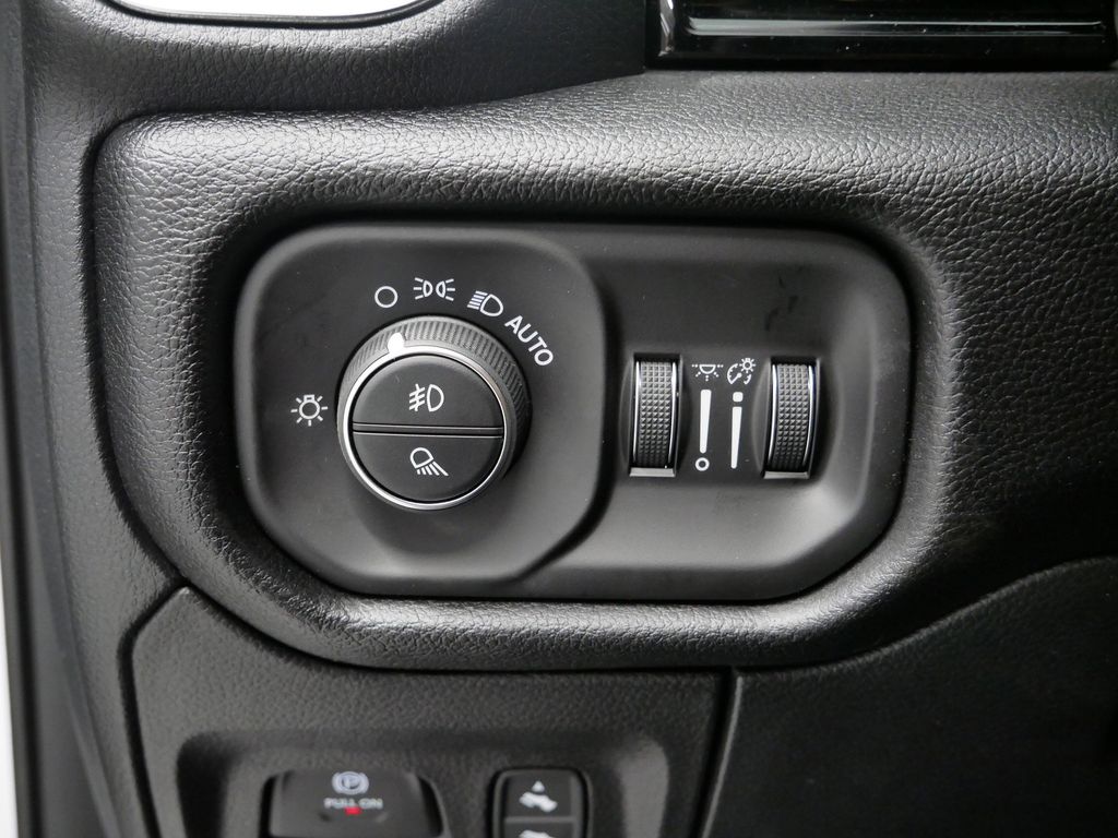 Thumbnail: 2026 RAM 1500 - 22