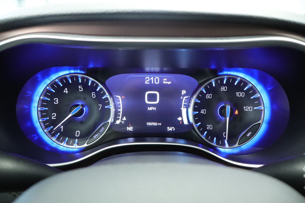 Thumbnail: 2017 Chrysler Pacifica - 29