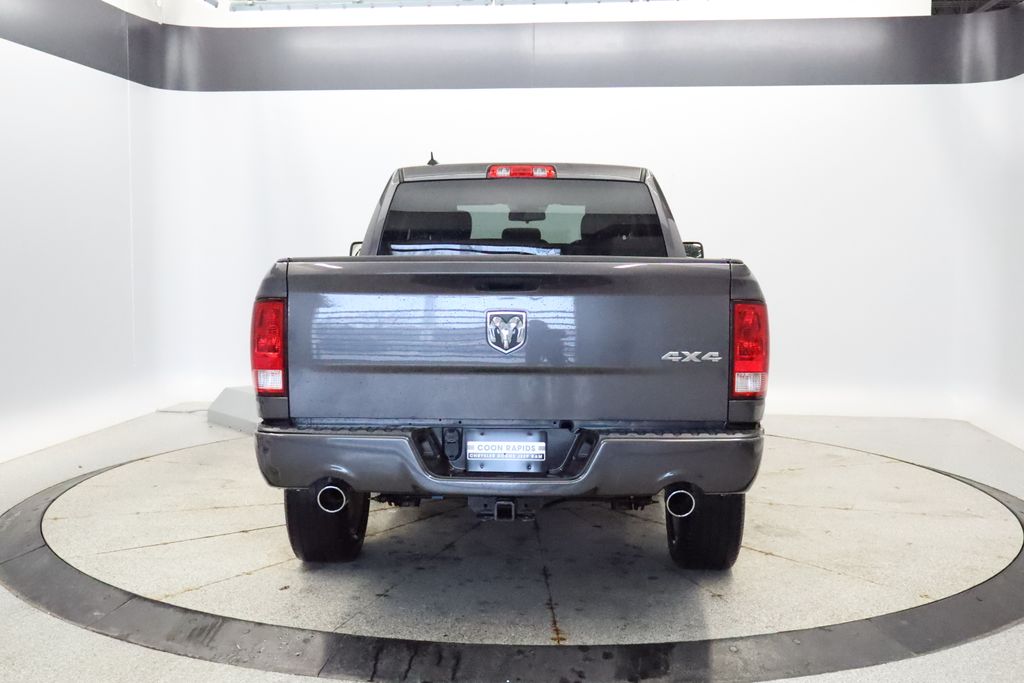 Thumbnail: 2019 RAM 1500 Classic - 4