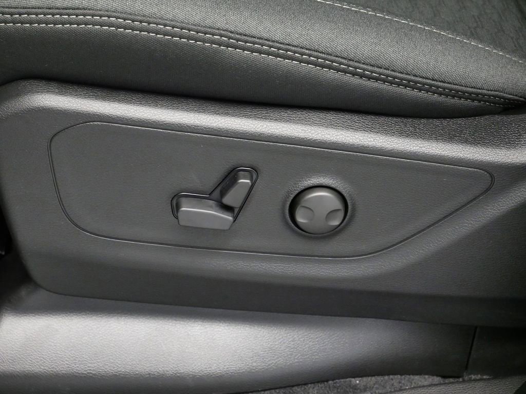 Thumbnail: 2026 RAM 1500 - 4