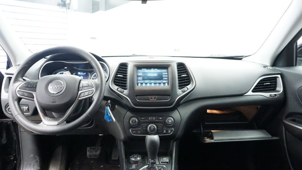 Thumbnail: 2019 Jeep Cherokee - 24