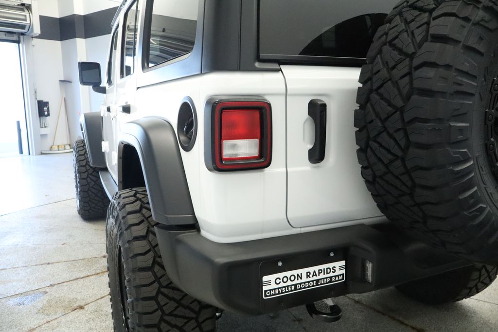 Thumbnail: 2026 Jeep Wrangler - 16