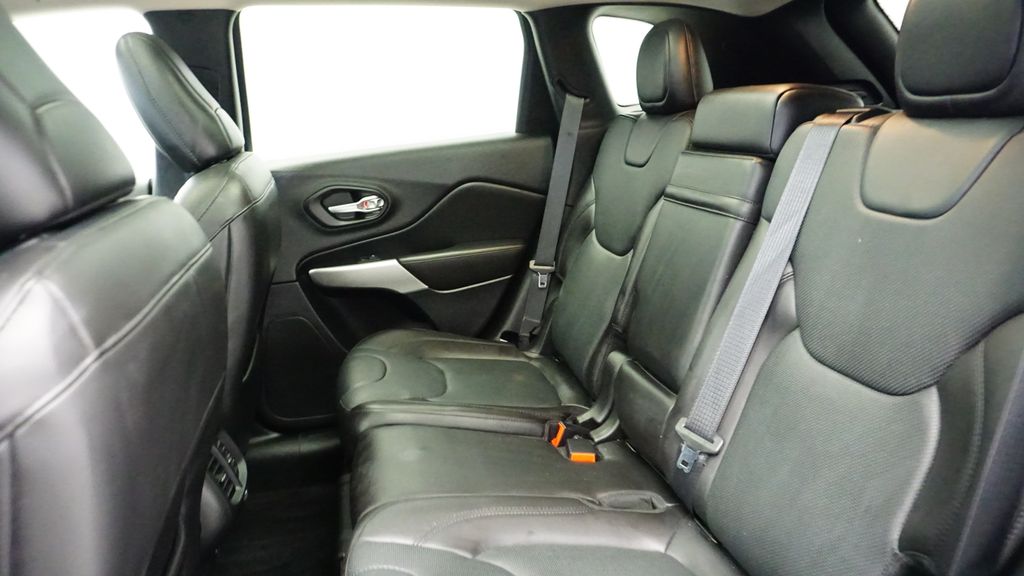 Thumbnail: 2016 Jeep Cherokee - 19