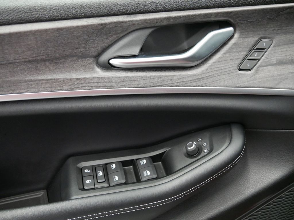 Thumbnail: 2025 Jeep Grand Cherokee L - 40