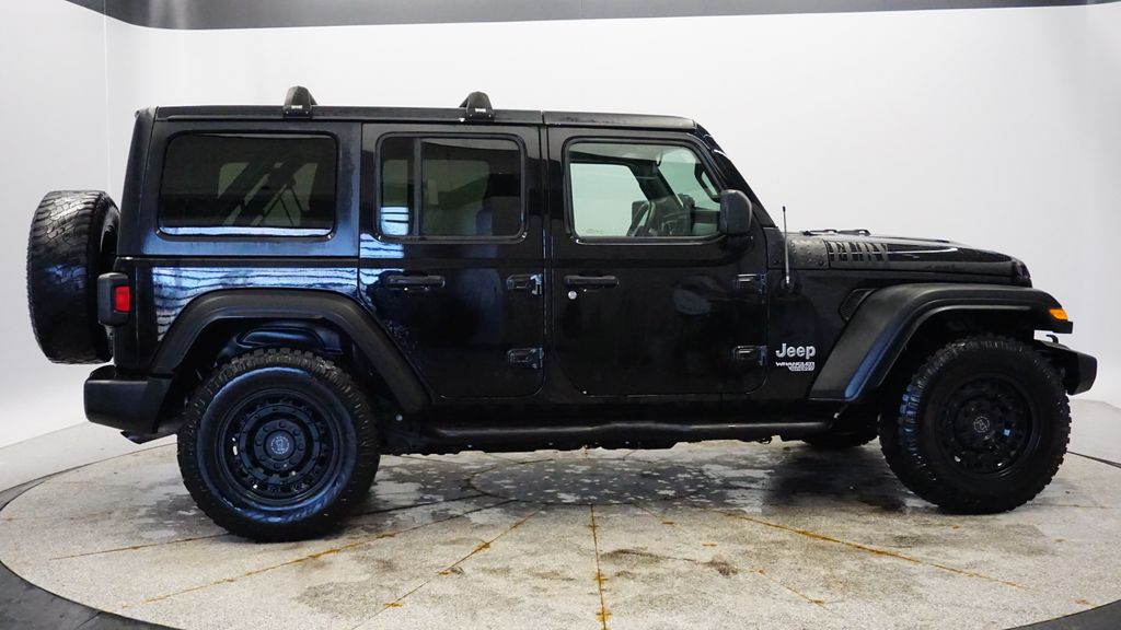 Thumbnail: 2019 Jeep Wrangler - 8