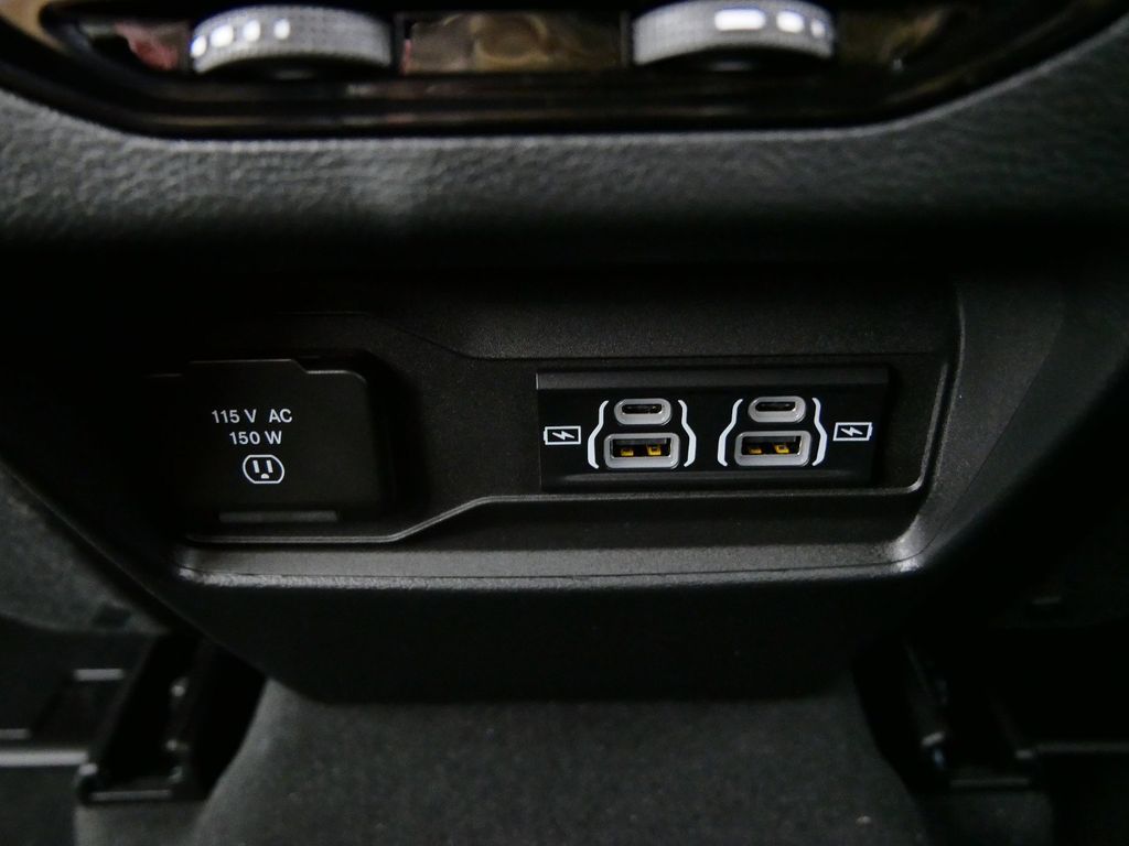 Thumbnail: 2024 Jeep Grand Cherokee - 33