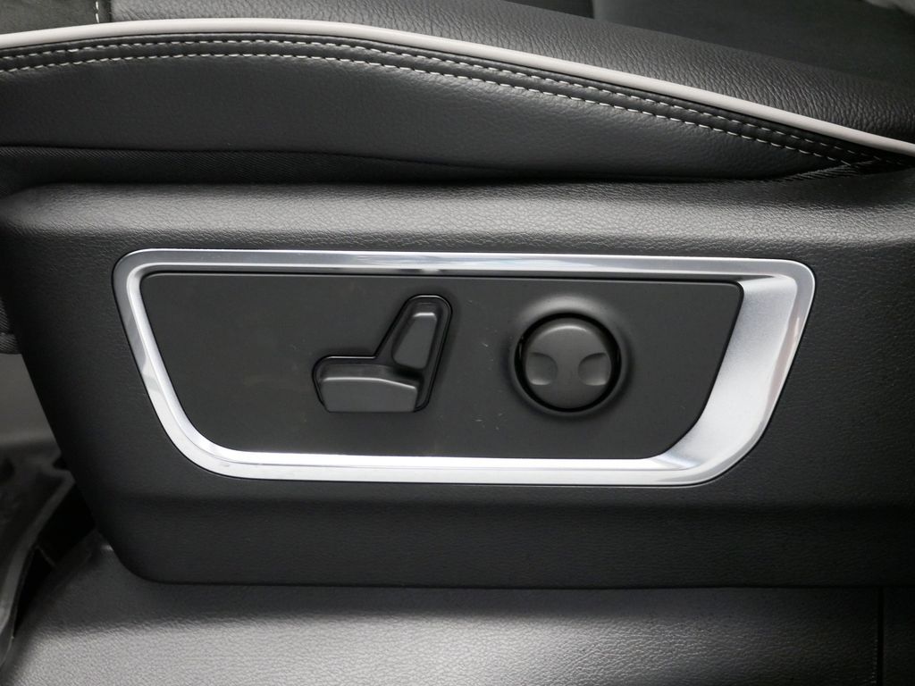 Thumbnail: 2026 RAM 1500 - 20