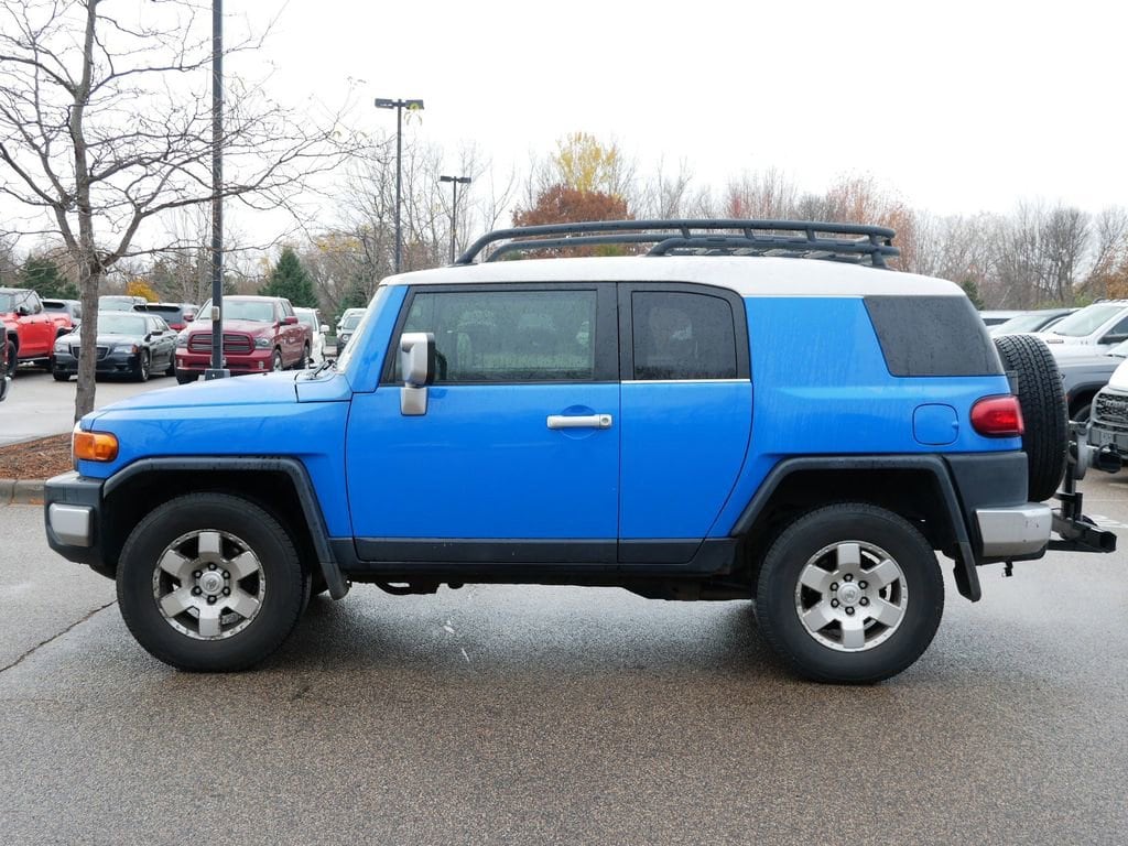 Thumbnail: 2007 Toyota FJ Cruiser - 2