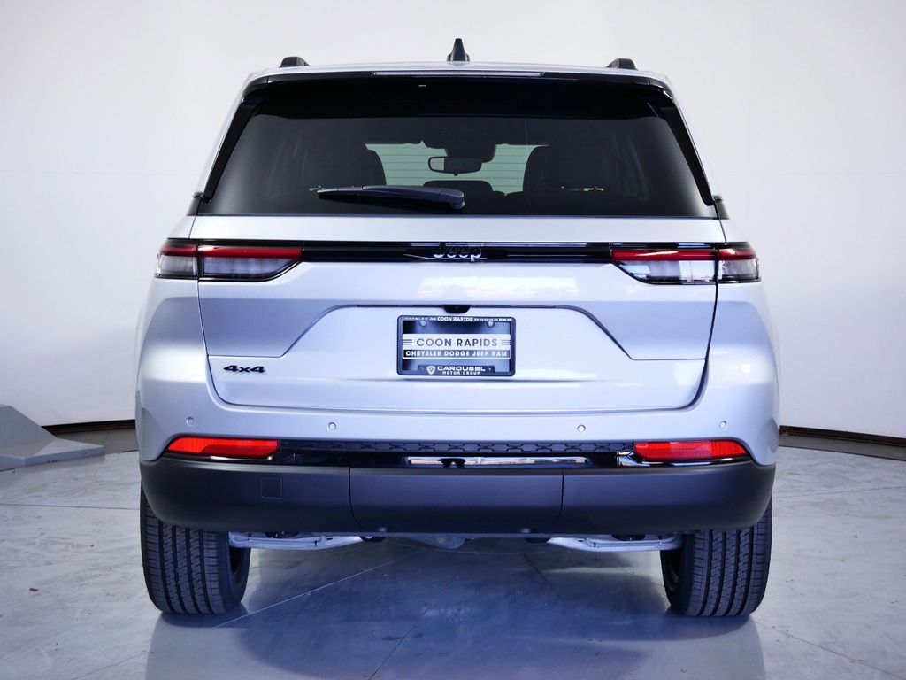 Thumbnail: 2024 Jeep Grand Cherokee - 12