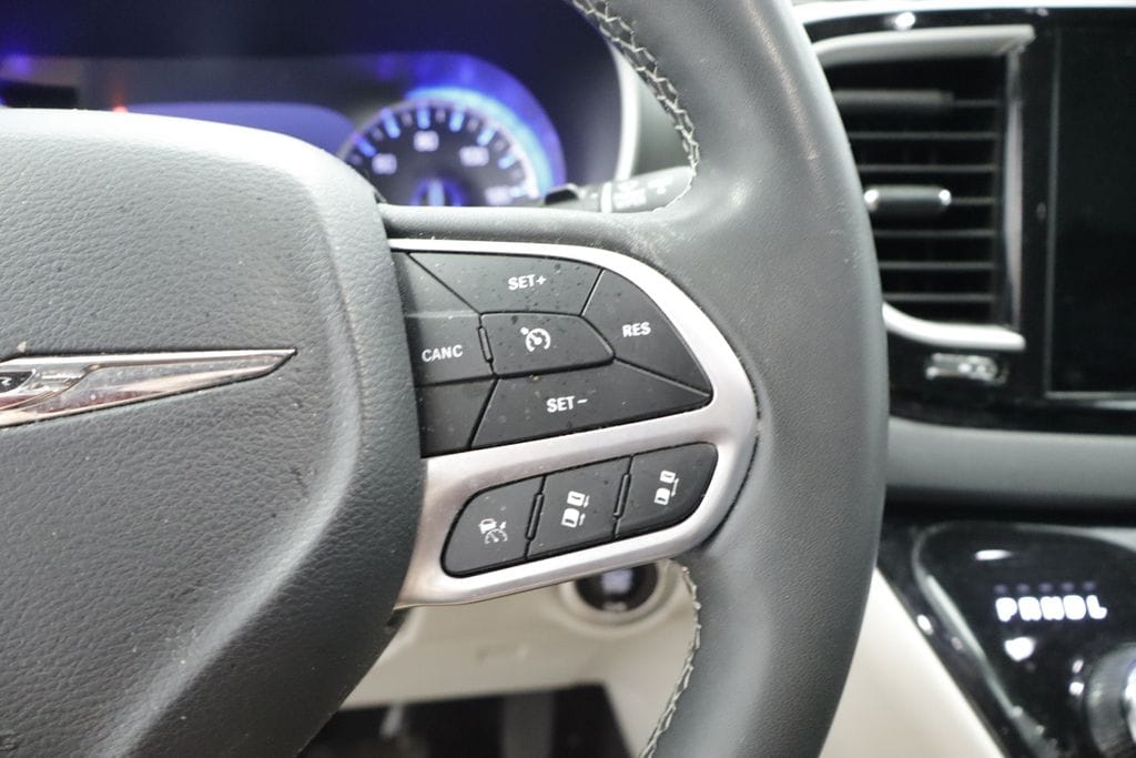 Thumbnail: 2023 Chrysler Pacifica - 26