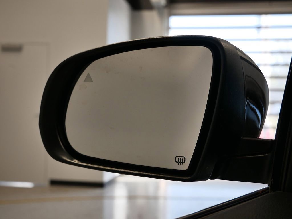 Thumbnail: 2022 Jeep Cherokee - 24