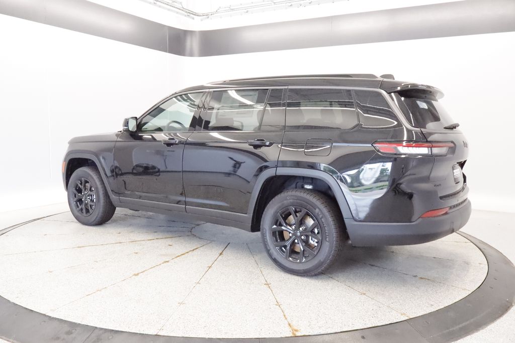 Thumbnail: 2026 Jeep Grand Cherokee L - 4