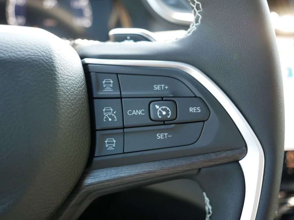 2025 Jeep Grand Cherokee L Limited Edition 41