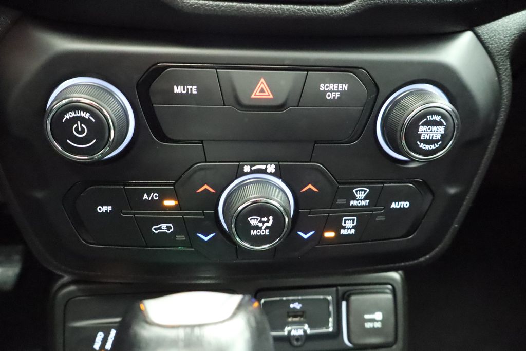 Thumbnail: 2018 Jeep Renegade - 37