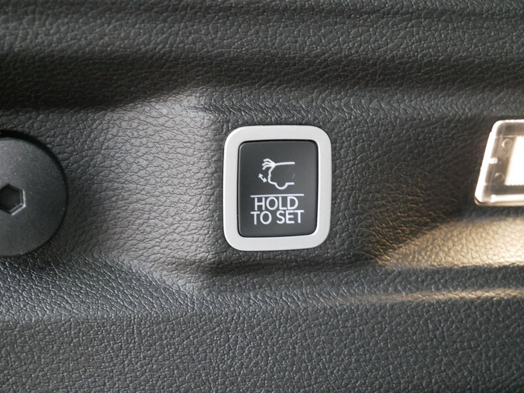 Thumbnail: 2025 Jeep Grand Cherokee L - 29