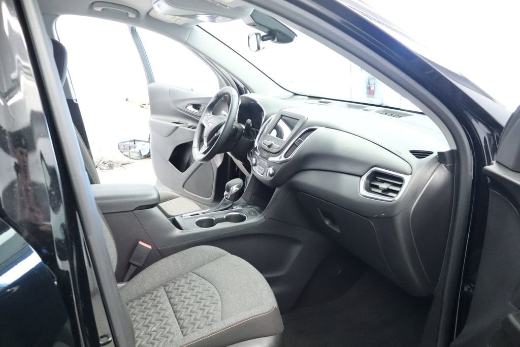 Thumbnail: 2023 Chevrolet Equinox - 24