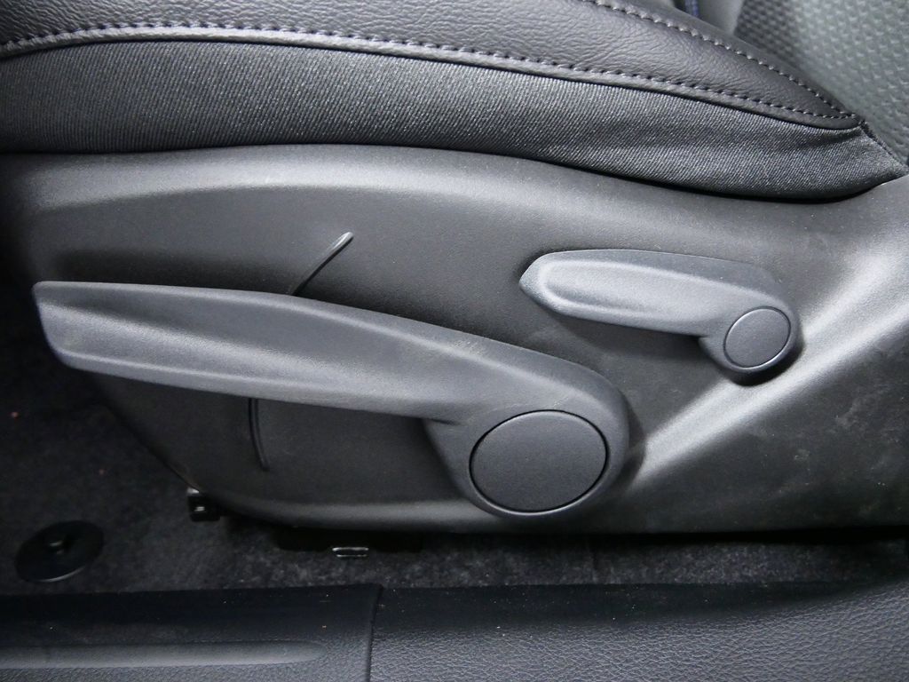 Thumbnail: 2024 Jeep Compass - 34