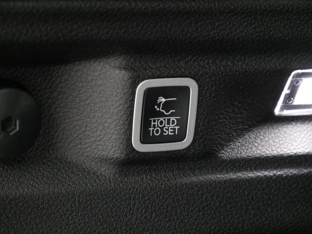 Thumbnail: 2025 Jeep Grand Cherokee L - 29