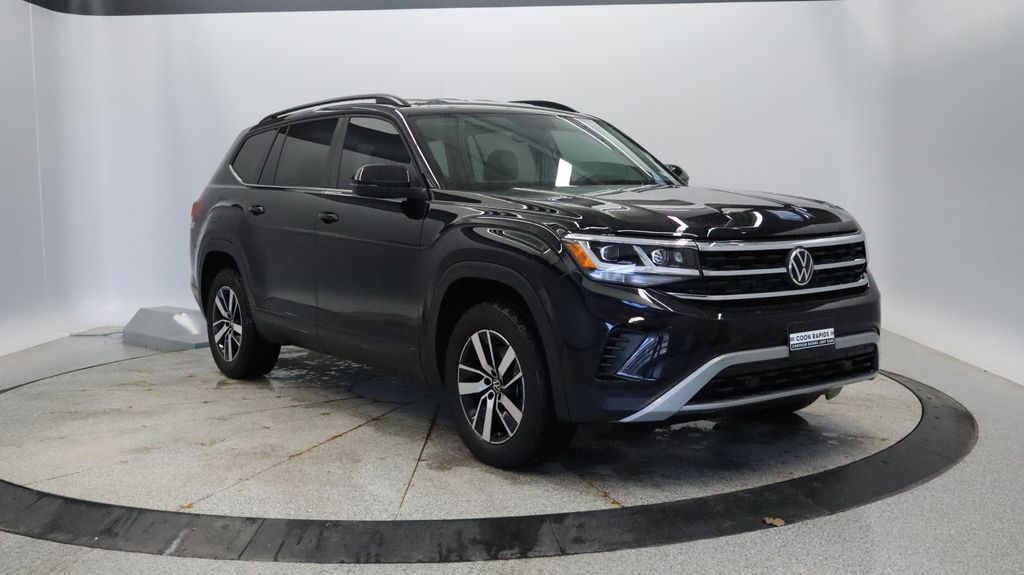 Thumbnail: 2022 Volkswagen Atlas - 9