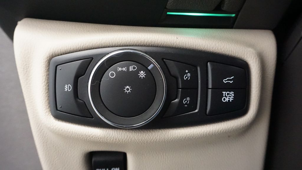 Thumbnail: 2019 Lincoln Nautilus - 30