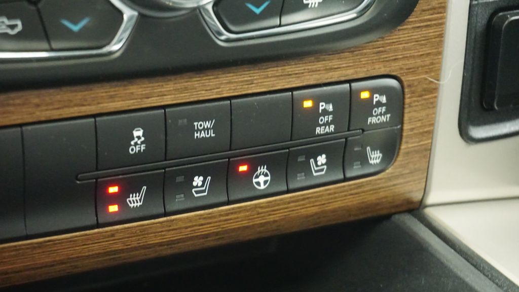 Thumbnail: 2014 RAM 1500 - 30