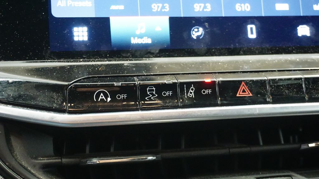 Thumbnail: 2023 Jeep Compass - 28