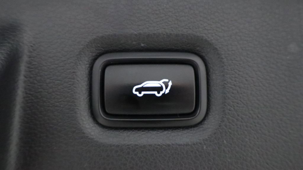 Thumbnail: 2020 Hyundai Santa Fe - 17