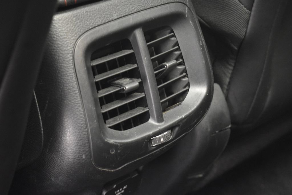 Thumbnail: 2016 Jeep Cherokee - 33