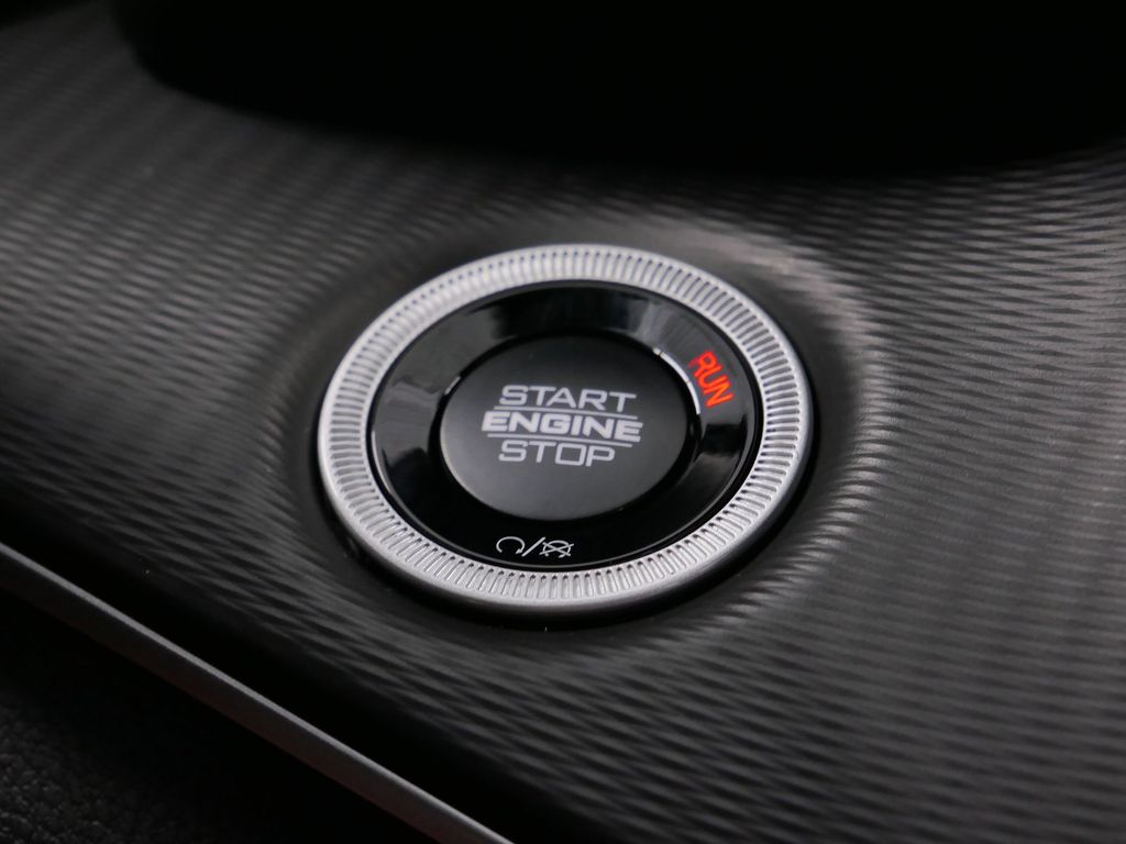 Thumbnail: 2025 Jeep Grand Cherokee - 40