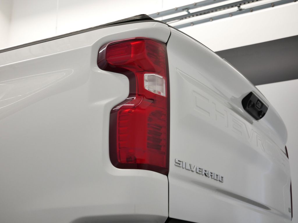 Thumbnail: 2023 Chevrolet Silverado 1500 - 46