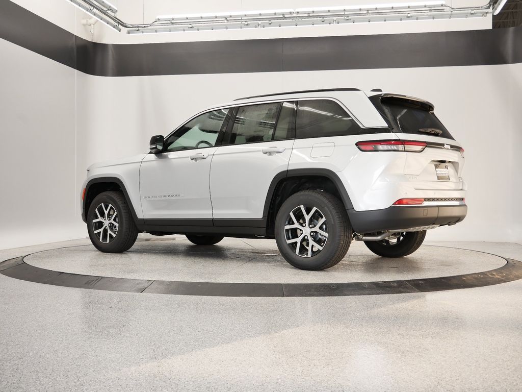 Thumbnail: 2025 Jeep Grand Cherokee - 44