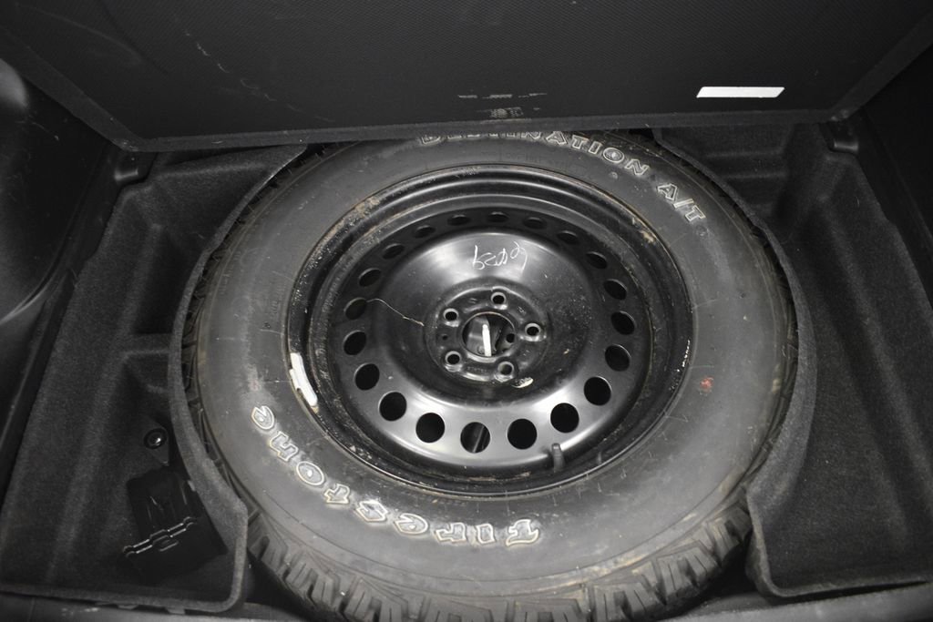 Thumbnail: 2019 Jeep Cherokee - 22