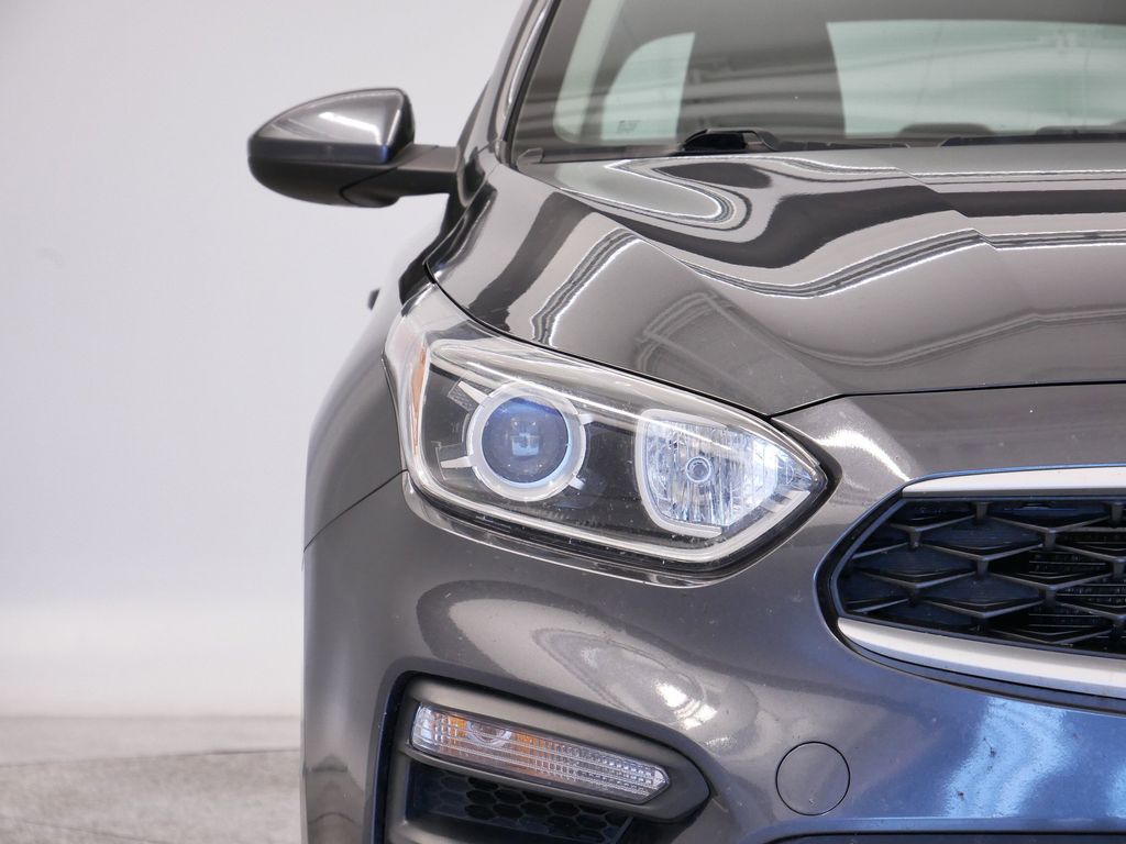 Thumbnail: 2021 Kia Forte - 11