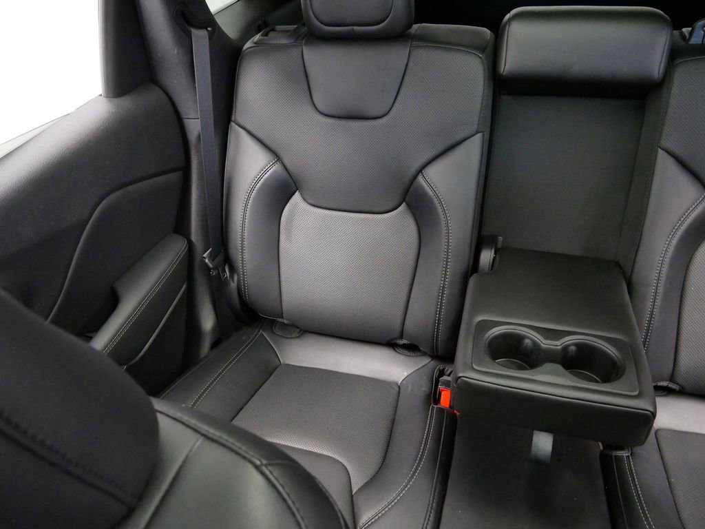 Thumbnail: 2022 Jeep Cherokee - 20