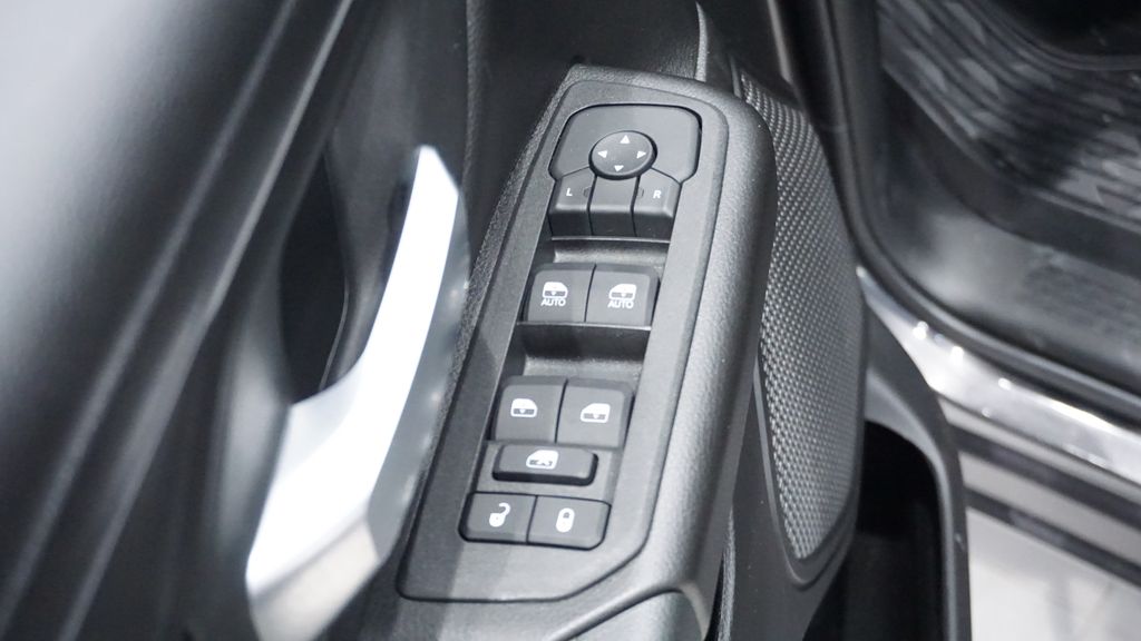 Thumbnail: 2026 RAM 1500 - 32