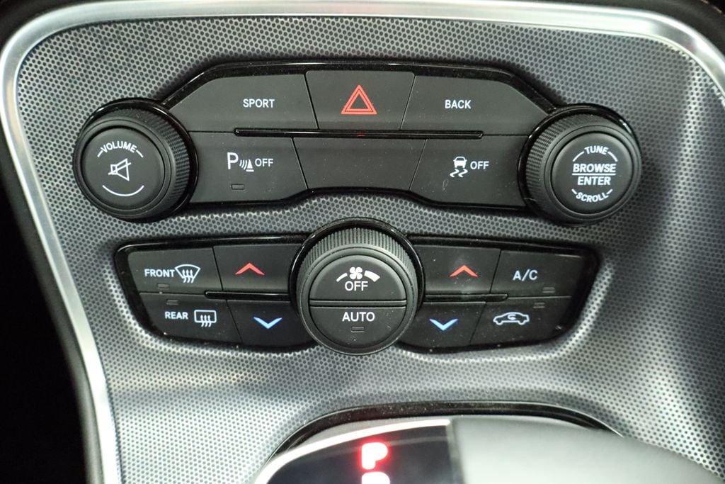 Thumbnail: 2016 Dodge Challenger - 33