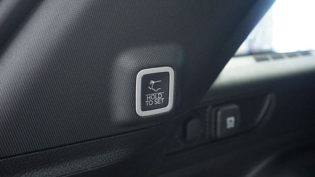 Thumbnail: 2026 Jeep Grand Cherokee - 20