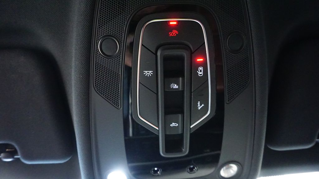 Thumbnail: 2022 Audi SQ8 - 32