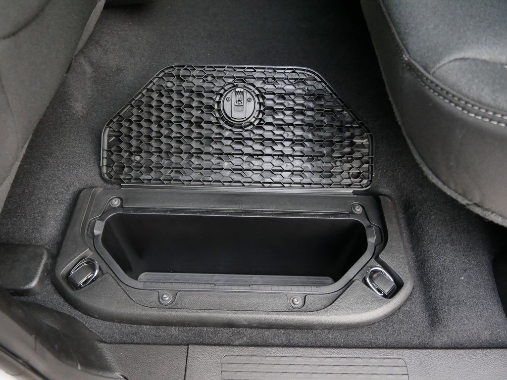 Thumbnail: 2026 RAM 1500 - 13