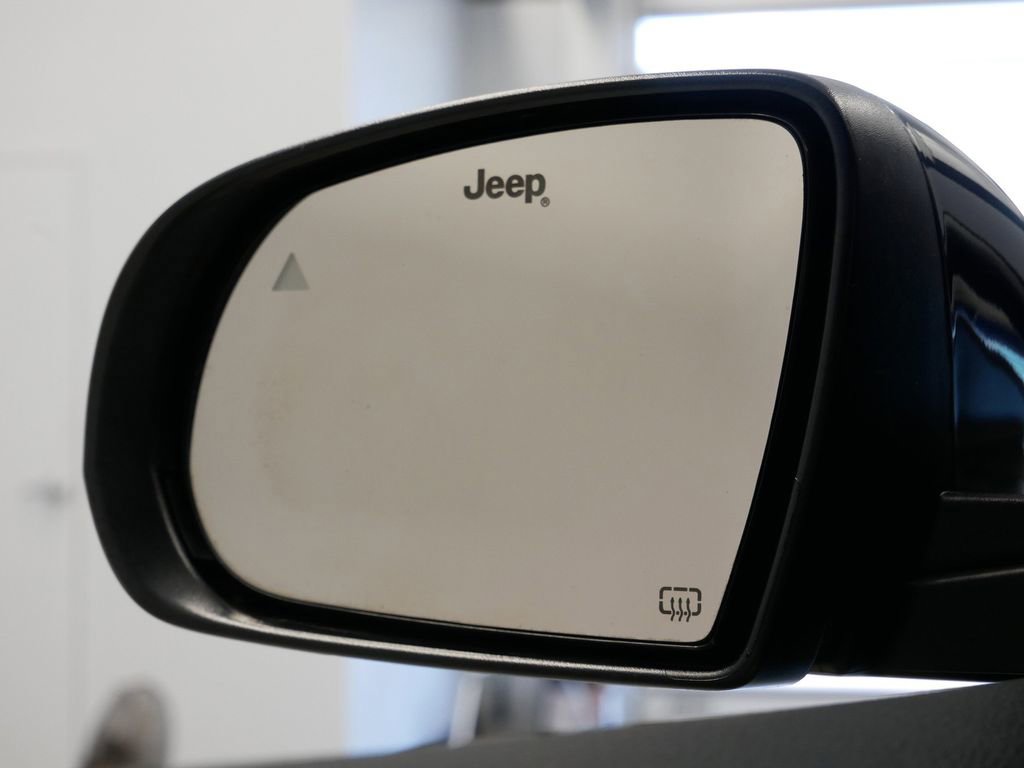 Thumbnail: 2022 Jeep Compass - 24